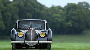 Chantilly Arts & Elégance 2017 - Bugatti Type 57 Atalante noir face avant