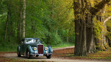 Chantilly Arts & Elégance 2017 - Delage bleu 3/4 avant droit