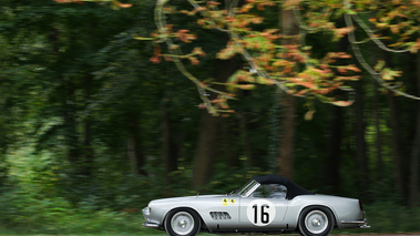 Chantilly Arts & Elégance 2017 - Ferrari 250 GT California Spider gris filé