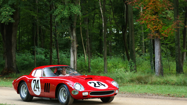 Chantilly Arts & Elégance 2017 - Ferrari 250 GTO rouge 3/4 avant droit