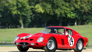 Chantilly Arts & Elégance 2017 - Ferrari 250 GTO rouge 3/4 avant gauche 2