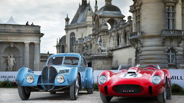 Chantilly Arts & Elégance 2017 - Ferrari 250 Testa Rossa rouge & Bugatti Type 57SC Atlantic 