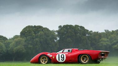 Chantilly Arts & Elégance 2017 - Ferrari 312P rouge profil