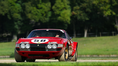 Chantilly Arts & Elégance 2017 - Ferrari 365 GTC/4 Daytona Gr. IV rouge 3/4 avant gauche 2