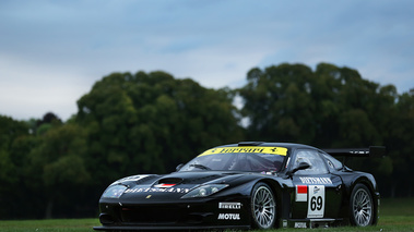 Chantilly Arts & Elégance 2017 - Ferrari 575 GTC noir 3/4 avant gauche