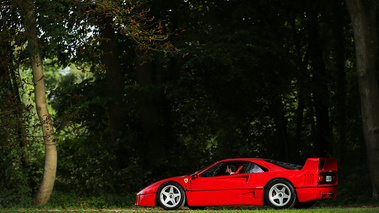 Chantilly Arts & Elégance 2017 - Ferrari F40 rouge 3/4 arrière gauche