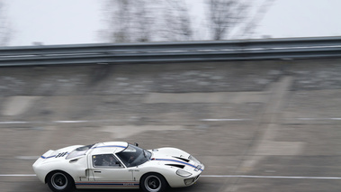 Coupes de Printemps 2012 - Ford GT40 blanc 3/4 avant droit