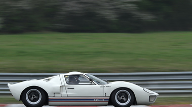 Coupes de Printemps 2012 - Ford GT40 blanc filé