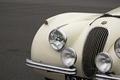 Coupes de Printemps 2012 - Jaguar XK120 blanc phares avant