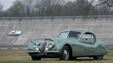 Coupes de Printemps 2012 - Jaguar XK120 vert 3/4 avant gauche