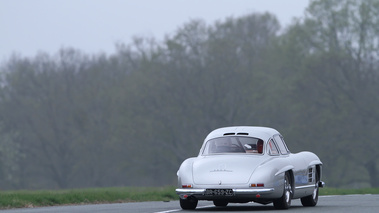 Coupes de Printemps 2012 - Mercedes 300 SL gris 3/4 arrière droit