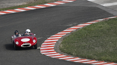 Coupes de Printemps 2013 - ancienne rouge face avant vue de haut