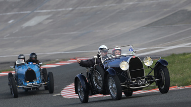 Coupes de Printemps 2013 - Bugatti Type 37 bleu 3/4 avant droit