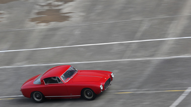 Coupes de Printemps 2013 - Ferrari 250 Europa rouge 3/4 avant droit filé