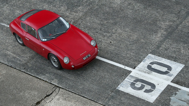 Coupes de Printemps 2015 - Porsche rouge 3/4 avant droit vue de haut