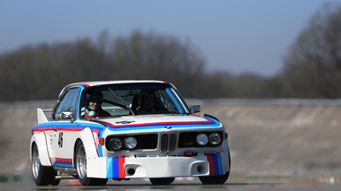 Coupes de Printemps 2017 - BMW 3.0 CSL blanc 3/4 avant droit