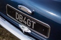 God Save The Car 2018 - Aston Martin DB4 GT bleu plaque