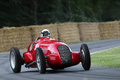 Alfa Romeo rouge 3/4 avant droit 