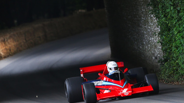 Goodwood Festival of Speed 2017 - ancienne F1 rouge 3/4 avant droit penché