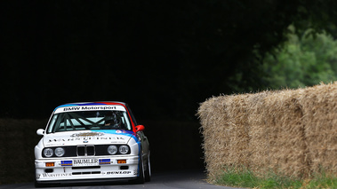 Goodwood Festival of Speed 2017 - BMW M3 E30 blanc face avant