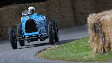 Goodwood Festival of Speed 2017 - Bugatti Type 35 bleu face avant