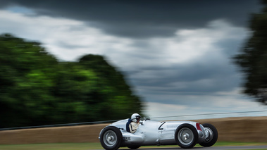 Goodwood Festival of Speed 2017 - Mercedes gris 3/4 avant droit filé