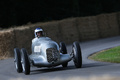 Goodwood Festival of Speed 2017 - Mercedes gris 3/4 avant droit penché