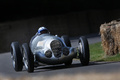 Goodwood Festival of Speed 2017 - Mercedes gris 3/4 avant droit penché