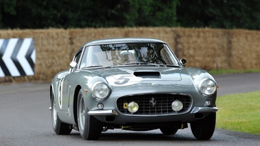 Ferrari 250 GT, grise, action face