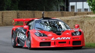 McLaren F1, rouge, action 3-4 avd