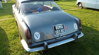 Goodwood Revival 2011 - Ferrari 250 GTE anthracite face arrière