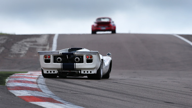 Grand Prix de l'Age d'Or 2016 - Lola T70 blanc 3/4 arrière droit