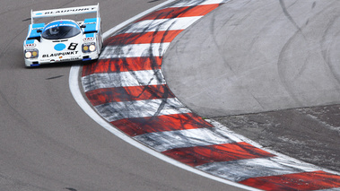 Grand Prix de l'Age d'Or 2016 - Porsche 962C blanc face avant vue de haut