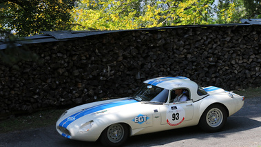 Grand Prix de Montreux 2012 - Jaguar Type E Low Drag blanc 3/4 avant gauche vue de haut