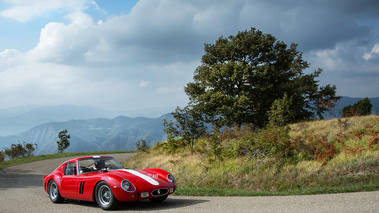 GTO Tour 2017 - Ferrari 250 GTO rouge/blanc 3/4 avant droit 3