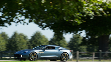 Hampton Court Palace Concours of Elegance 2017 - Aston Martin Vanquish Zagato gris 3/4 avant gauche filé