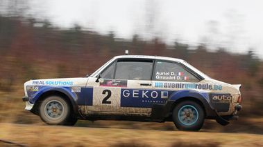 Ford Escort MK2, blanc+bleu, action, profil gch