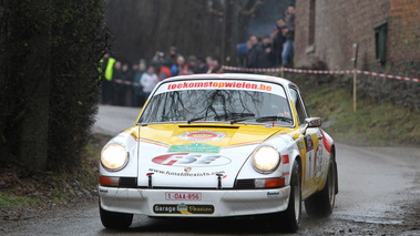 Porsche 911, blanc+jaune, action, 3-4 avg