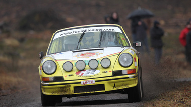 Porsche 911, jaune, action face