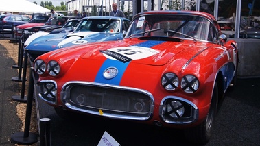 Vente Artcurial LMC 2012 - Chevrolet Corvette C1 rouge 3/4 avant gauche