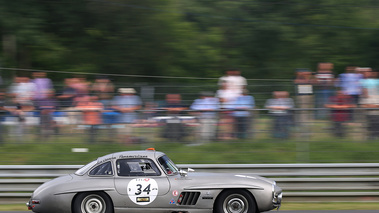 Mercedes 300 SL gris mate filé