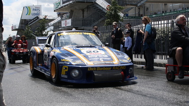 Porsche 935 bleu, paddock, 3-4 avd