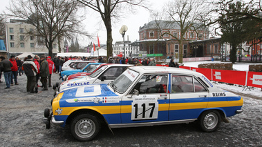 Peugeot 304 jaune, profil gch