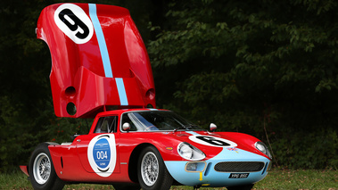 Les Grandes Heures Automobiles 2015 - Ferrari 250 LM rouge 3/4 avant droit capot moteur ouvert