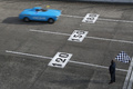 Les Grandes Heures Automobiles 2015 - Peugeot 404 bleu ligne d'arrivée