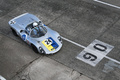 Les Grandes Heures Automobiles 2015 - Porsche 910 gris 3/4 avant droit vue de haut