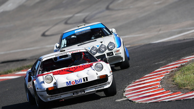 Les Grandes Heures Automobiles 2016 - Ferrari 308 Groupe B blanc 3/4 avant droit penché