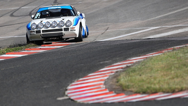 Les Grandes Heures Automobiles 2016 - Mazda RX-7 Groupe B blanc face avant