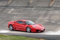 Malte à Montlhéry - Ferrari F430 rouge 3/4 avant droit filé