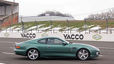 Aston Martin DB7 GT vert filé